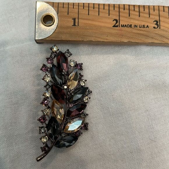 Elegant Multicolor Leaf Brooch - Picture 5 of 5